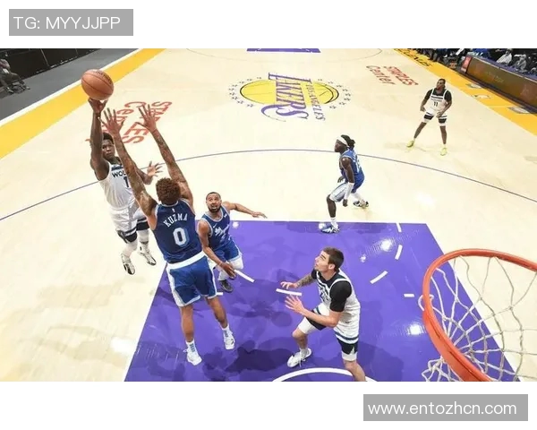 深林狼队与爵士队激战正酣谁能在这场对决中笑到最后